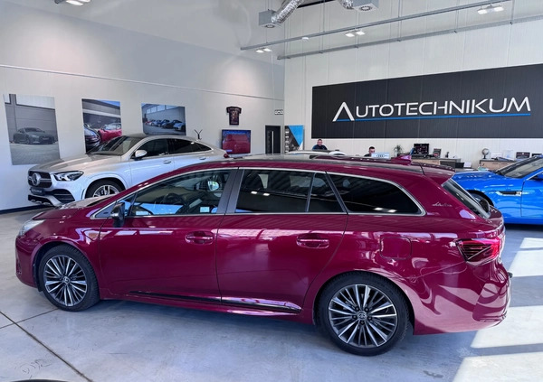 Toyota Avensis cena 71900 przebieg: 142500, rok produkcji 2017 z Busko-Zdrój małe 379
